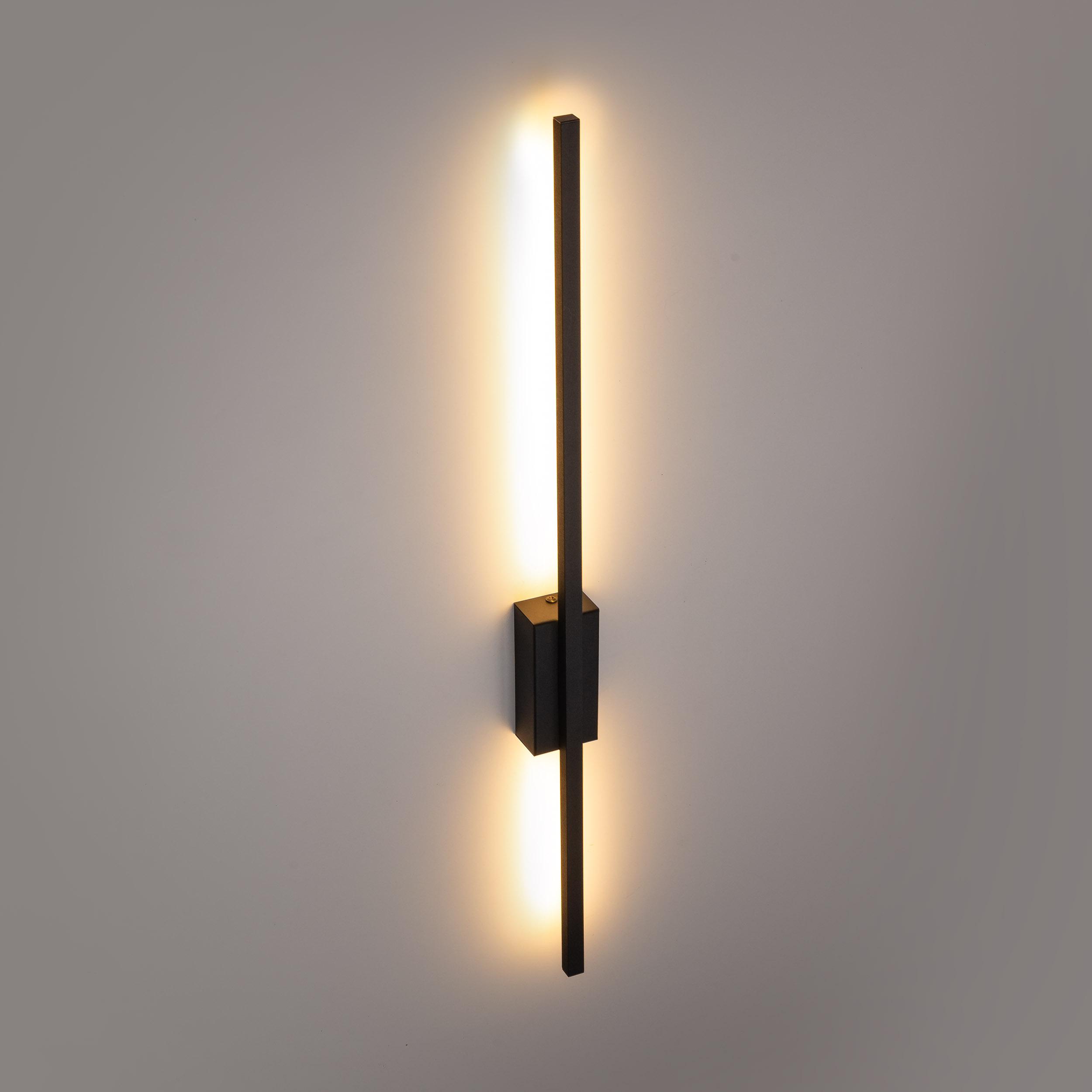 Lampă De Perete Flash Negră 1 Led M